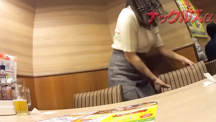 FC2PPV 1267131（モザイク有り）乱交・個撮 21歳 巨乳彼女をヤリチン友達に寝取らせてみた。交際２か月の清純そうに見えて体がスケベな女子大生はイケメンに強引に迫られると隣部屋に彼氏がいても股を開くのか！？