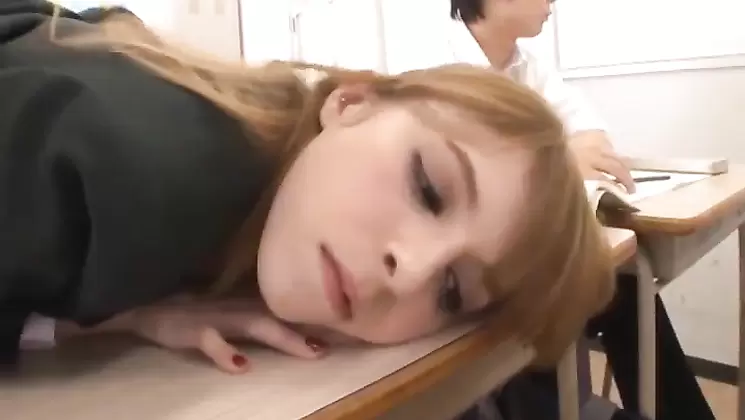 Schoolgirl Victoriatime Stops In Japan