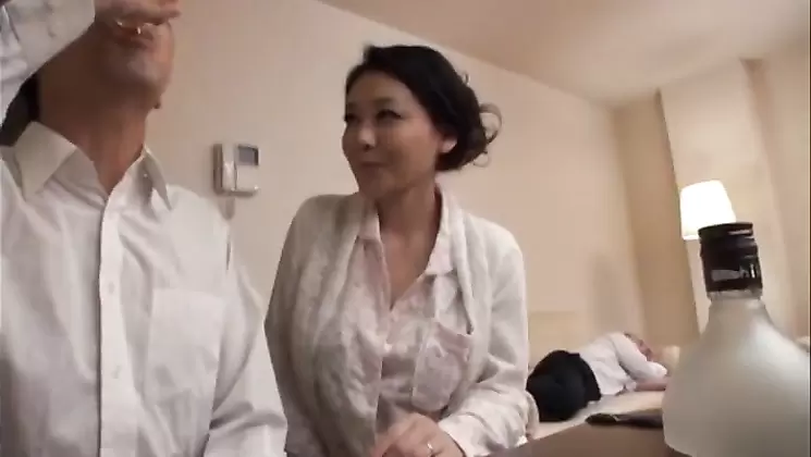 MLW-2027 Your temptation, I'm sorry the boss of the husband - Uchida Minako
