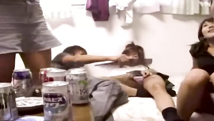Sexy Asian girls hng hot group sex