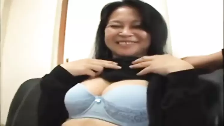 Mature japanese with shaved pussy getting fucked