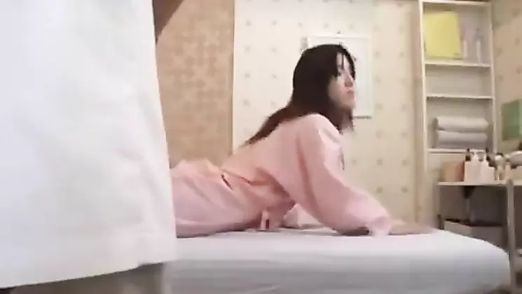 Hot Asian fingered and banged in massage spy camera