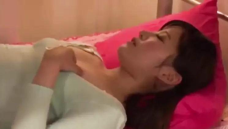 japanese boyfriend fuck girlfriend and her sister 03