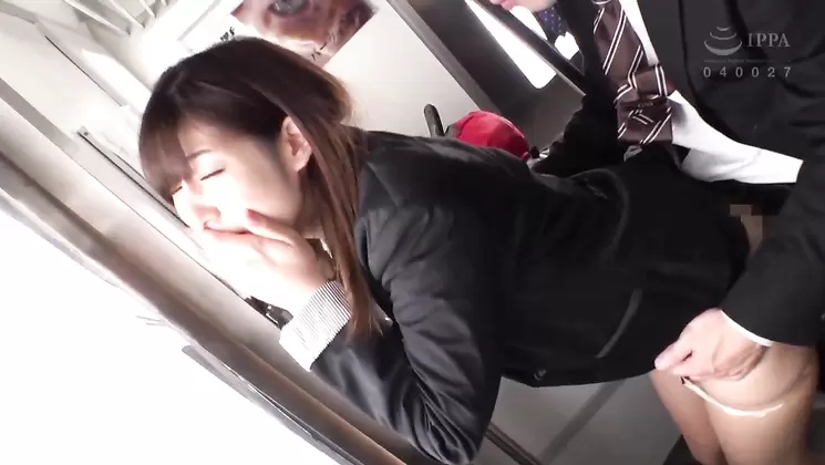 TEEK-001 Masturbating Train Embarrassment OL Commuter Edition Busty
