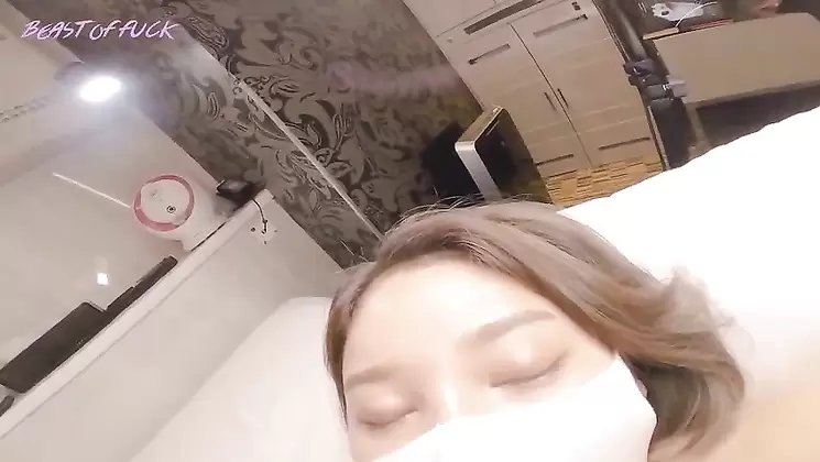 FC2PPV-1492404 綺麗すぎるFカップ歯科衛生士ありなちゃん25歳と初めてのハメ撮りで生SEX‼敏感体質でイキまくり‼変態覚醒part１
