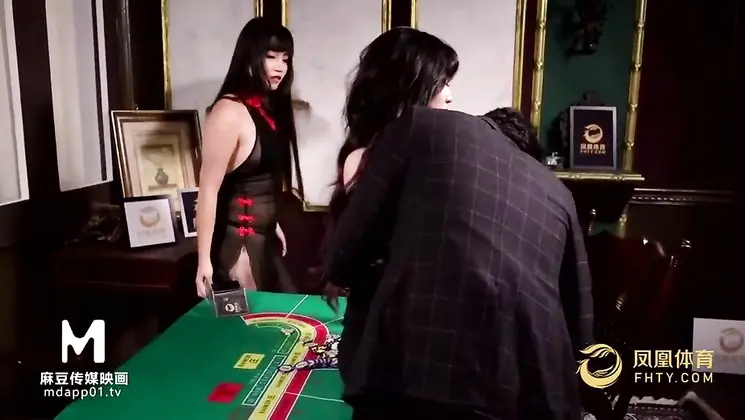 Domestic AV drama MDX0044 Lucky winner's passionate affair 3P hardcore sexy croupier Shen Nana Qin K