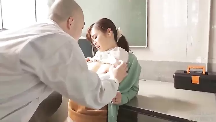Married Teacher Wet on the Morning Train