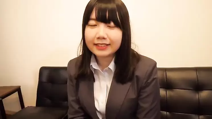 FC2PPV 1742950 【初撮り卒業記念】研究生にいそうな清純で未熟な〇8歳が生中出しされながら３発ごっくん　ごっくんサークル１１咲良