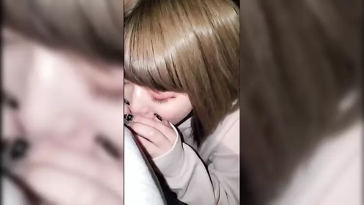 FC2PPV 1809738 16まで1480【無】派手髪無毛なマゾ玩具。力で抑え込んで生膣で好き放題遊び、メスイキ。