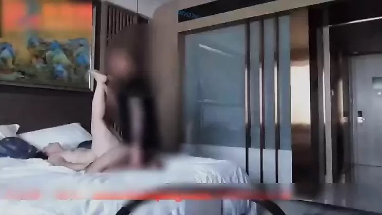 ChinaPorn 91夯先生039 肏白嫩哺乳期巨臀人妻中学老师