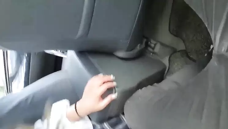 Gachi friends! The first Gonzo of an innocent fair-skinned beautiful girl! With a blowjob in the car