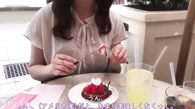 [No] [Complete first shot] A love that sprouted in a promising hardworking pastry chef Remove the r