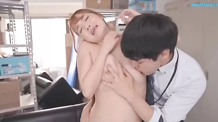 Overtime Exposure Of An Office Lady Who Began To Release Her Sexual