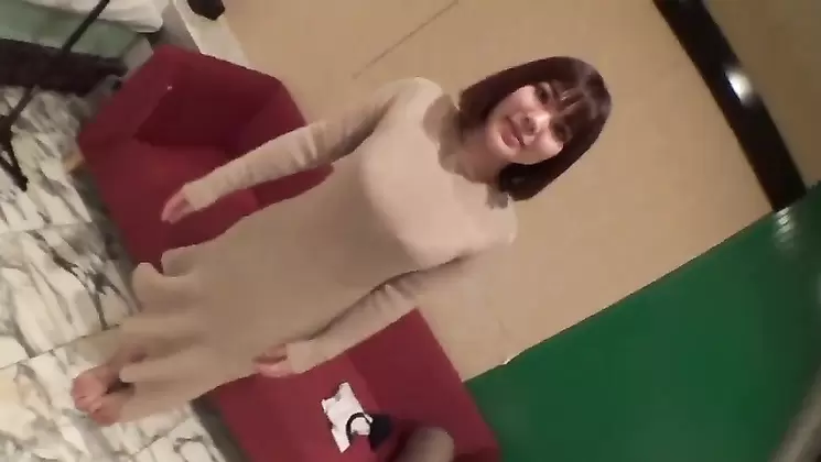 FC2PPV 1474473 Almost J system! Bloomers for a short stature girl with big breasts! Continuous vagin