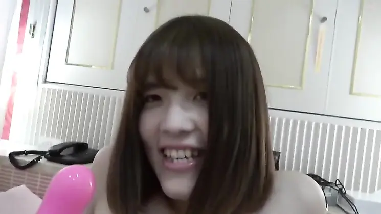 FC2PPV 1482872 A friend of a super big cock is a slender body game commentator and a continuous vagi