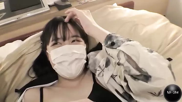 FC2PPV 1555367 初撮り19歳JD 処女娘 ハル 自らを処女ビッチという娘の手コキフェラ 次回は初体験喪失