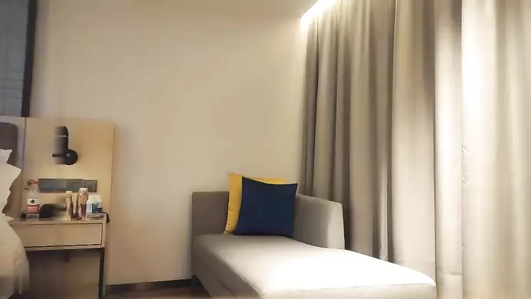 Bubin Tanhua has an appointment with a high-value sexy black girl who has sex, takes off her panties
