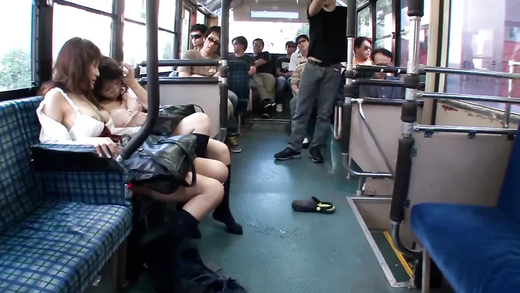 Bukkake Chikan Bus