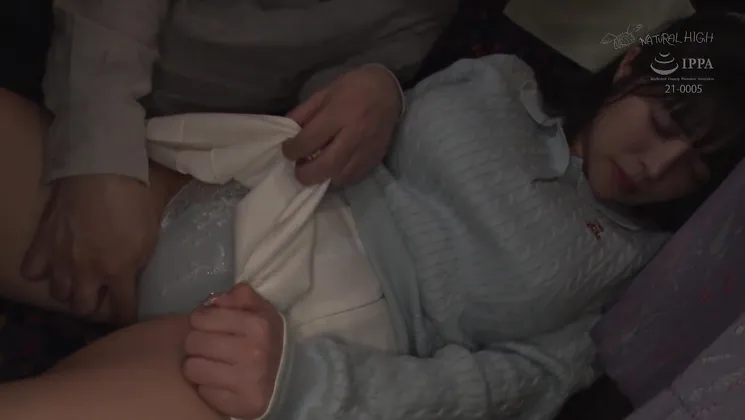 A Night Bus While Sleeping And Can't Open Her Eyes Because Of The Fear, Pretending Asleep Cumming 3