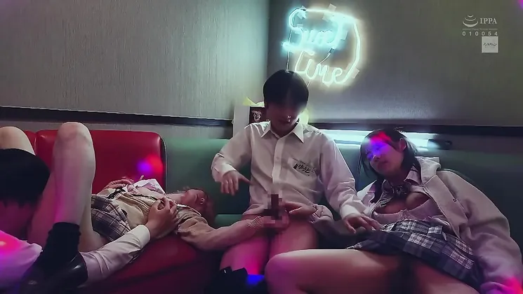 NSODN-005 A Trio Of Beautiful Girls Are Annoying Customers Who Hang Out At A Karaoke Booth