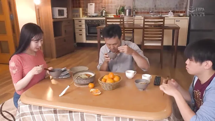 Big-assed Mother And Son Compete For The Prize Money!