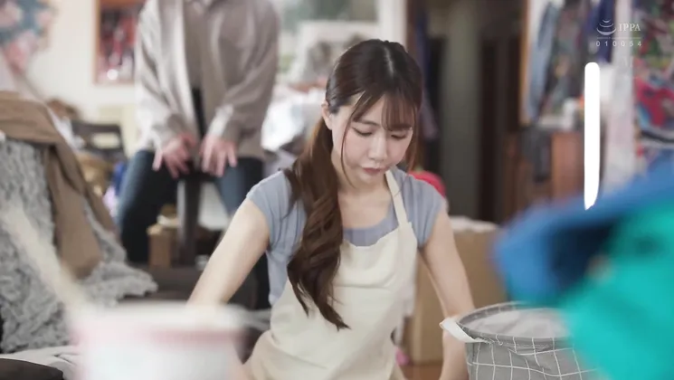 English Sub - A Stunningly Beautiful Housewife With A Big Butt Gets Her Defenseless Ass Exposed While Cleaning