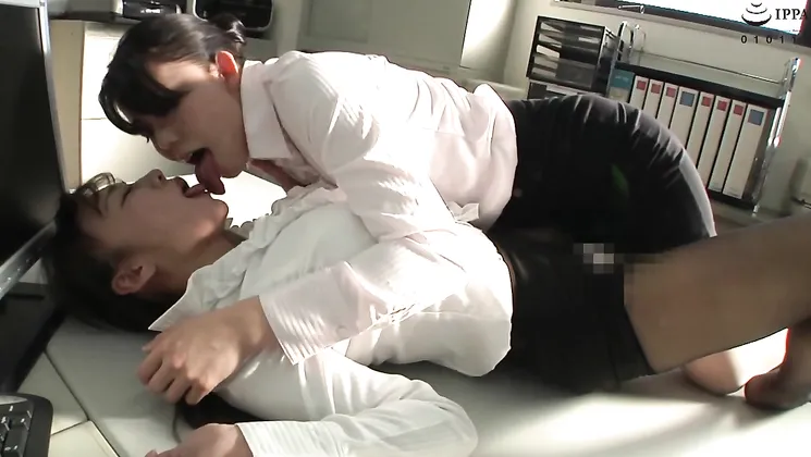 VIO-073 Two Office Lovers: A Deeply Lily Office Lady