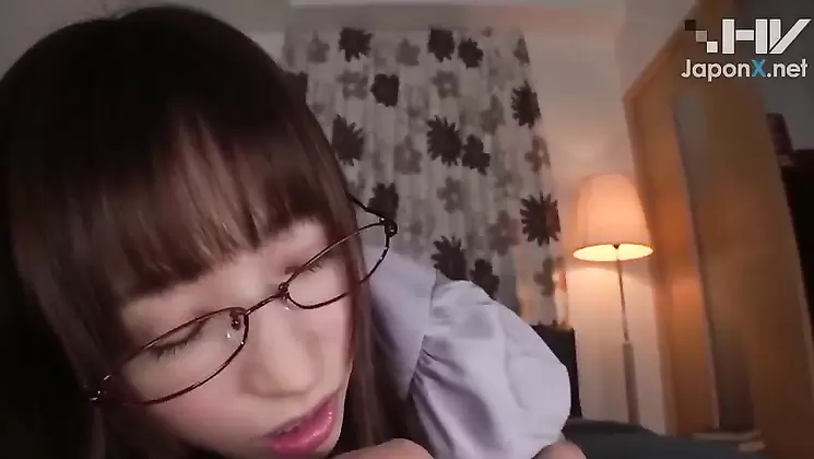 SSNI-335 I Restrained Myself So That I Could Not Resist And Smiled Giwiwa A Lewd Literature Girl Ang