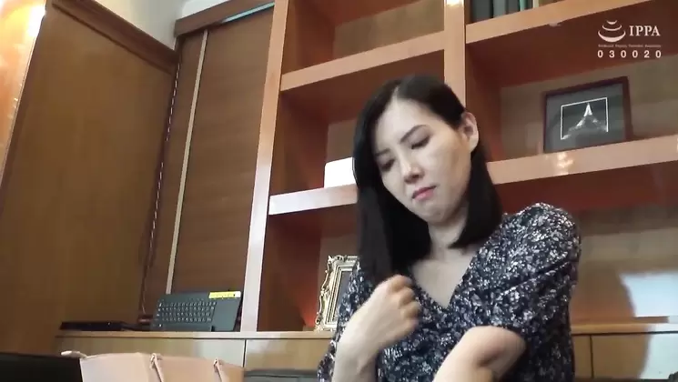 Husband Asks Strangers to Cuckold His 39-Year-Old Wife